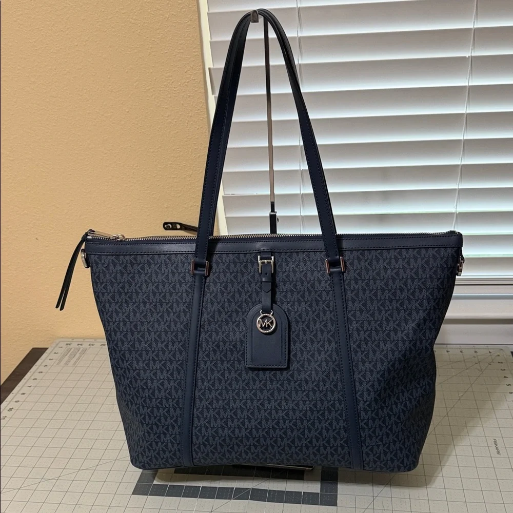 Michael Kors Dark Blue Signature Tote - Picture 2 of 15